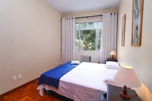 3 bedrooms, blackout drapes, iron/ironing board, free WiFi - T038 (Rio de Janeiro)