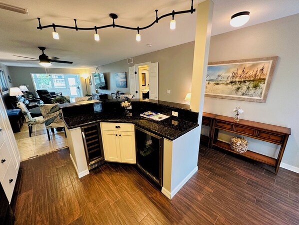 Interior - St Pete Beach Waterfront Pool 2/2 Luxury Wi-Fi (St Pete Beach)