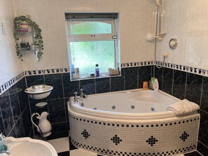 Maison | Salle de bain | Douche, serviettes fournies