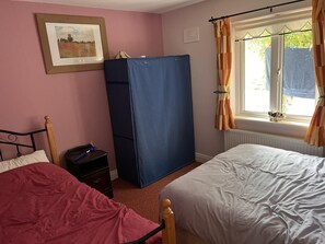 Maison | 4 chambres, fer et planche à repasser, accès au Wi-Fi (inclus)