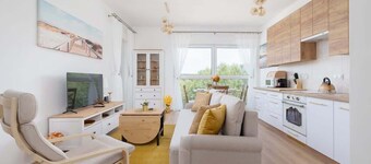 Pułaskiego 40 | Bright Beige Apartment | Pond View