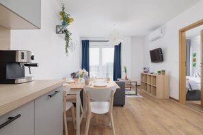 Dining - Vetulaniego 5D | Cosy Apartment | Air Conditioning (Kraków)