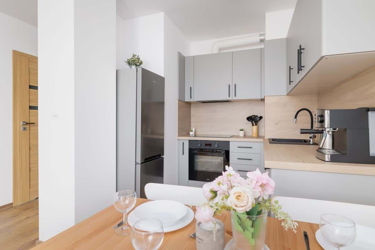 Frigorifero, forno, piano cottura, lavastoviglie