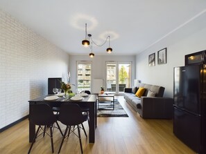 Appartement, 1 chambre, balcon | Salle de séjour