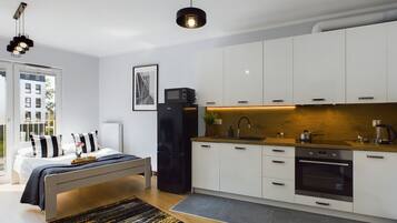 Microwave, dishwasher, cookware/dishes/utensils