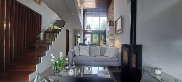 TV, fireplace, stereo, offices