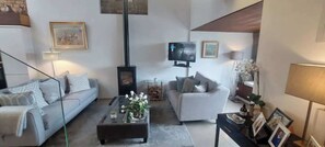 Fernseher, Kamin, Stereoanlage, Arbeitsbereiche