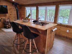 Dining - Intimate Cottage plus Loft with Epic Lake Views (Val-des-Monts)