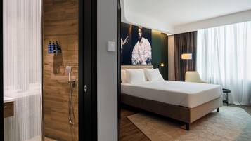 Superior Room, Balcony | Minibar, in-room safe, desk, soundproofing