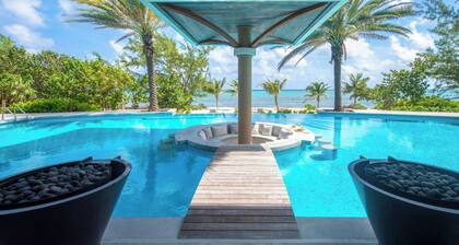 Turtle Breeze: Micro-Resort w/ Swim-Up Pool Bar + Jacuzzi & Chipping Green