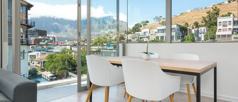 Apartment, 2 Bedrooms, Balcony, City View | Dining