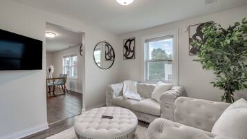 Apartemen (3 Bedrooms) | Bagian depan properti