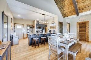 House (3 Bedrooms) | Interior - Branson Log Cabin Near Silver Dollar City & Lake! (Branson)