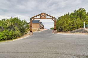 House (3 Bedrooms) | Interior - Branson Log Cabin Near Silver Dollar City & Lake! (Branson)