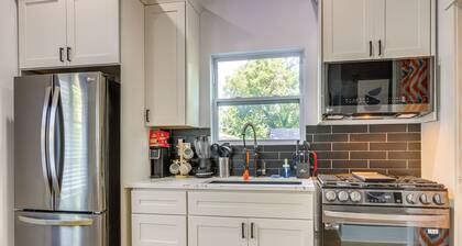 East Point Gem: 8 Mi to Dtwn Atlanta!