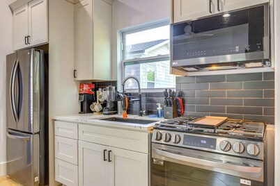 East Point Gem: 8 Mi to Dtwn Atlanta!