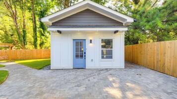 Apartment (0 Bedroom) | Interior