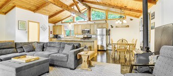 Peaceful Highland Lake Home w/ Kayaks, Dock Access