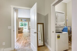 House (1 Bedroom) | Interior