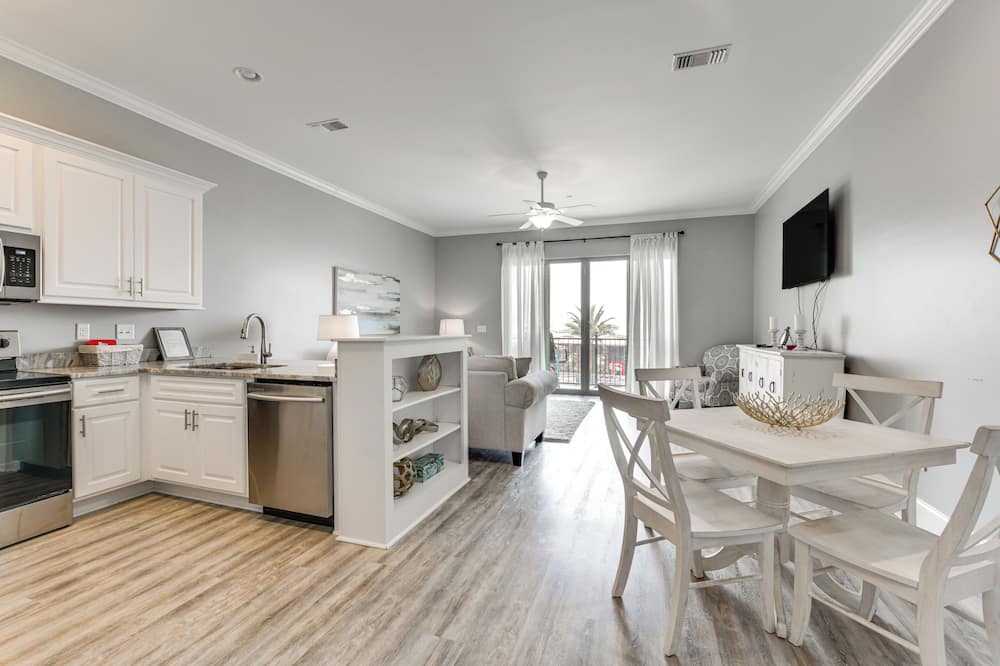 Downtown Bay St Louis Condo - Walk to Beach! - Bay Saint Louis, MS