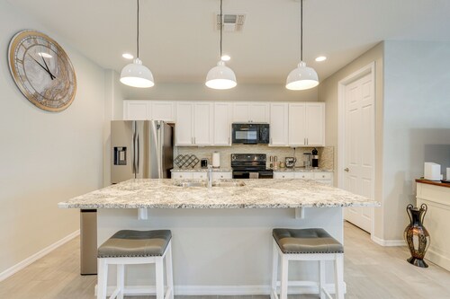 Central Casa Grande Home in Quiet Neighborhood