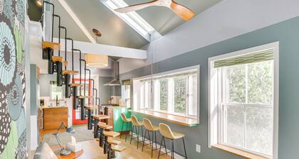 3 Mi to Boothbay Harbor: Coastal Colorful Home!