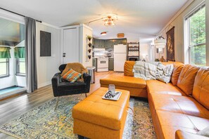 House (2 Bedrooms) | Interior