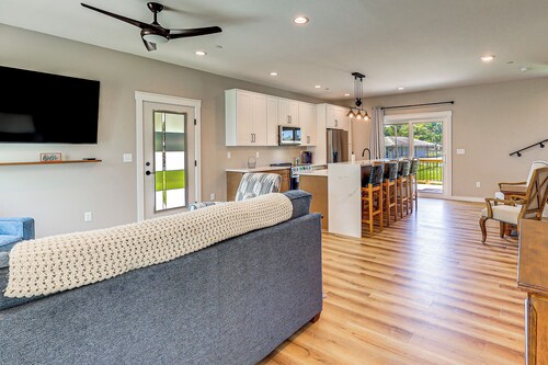 Rock Hall Retreat w/ Balcony Near Park & Marina!