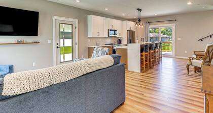 Rock Hall Retreat w/ Balcony Near Park & Marina!