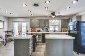 House (3 Bedrooms) | Interior - Pet Friendly Home w/ Yard & Grill in Crowell! (Crowell)