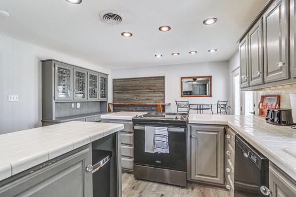 House (3 Bedrooms) | Interior - Pet Friendly Home w/ Yard & Grill in Crowell! (Crowell)