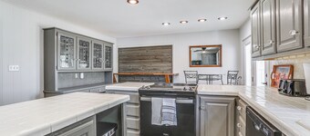 Pet Friendly Home w/ Yard & Grill in Crowell!