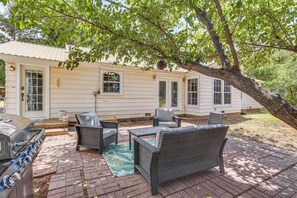 House (3 Bedrooms) | Interior - Pet Friendly Home w/ Yard & Grill in Crowell! (Crowell)