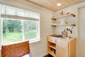 Apartment (0 Bedroom) | Interior