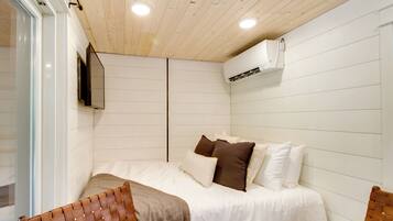 Apartment (0 Bedroom) | Interior