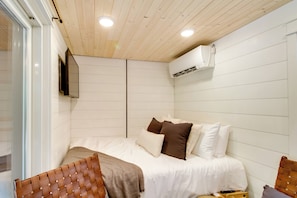 Apartment (0 Bedroom) | Interior