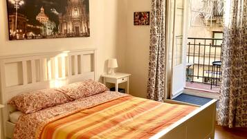 2 bedrooms, travel crib, WiFi, bed sheets