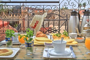 Free daily local cuisine breakfast