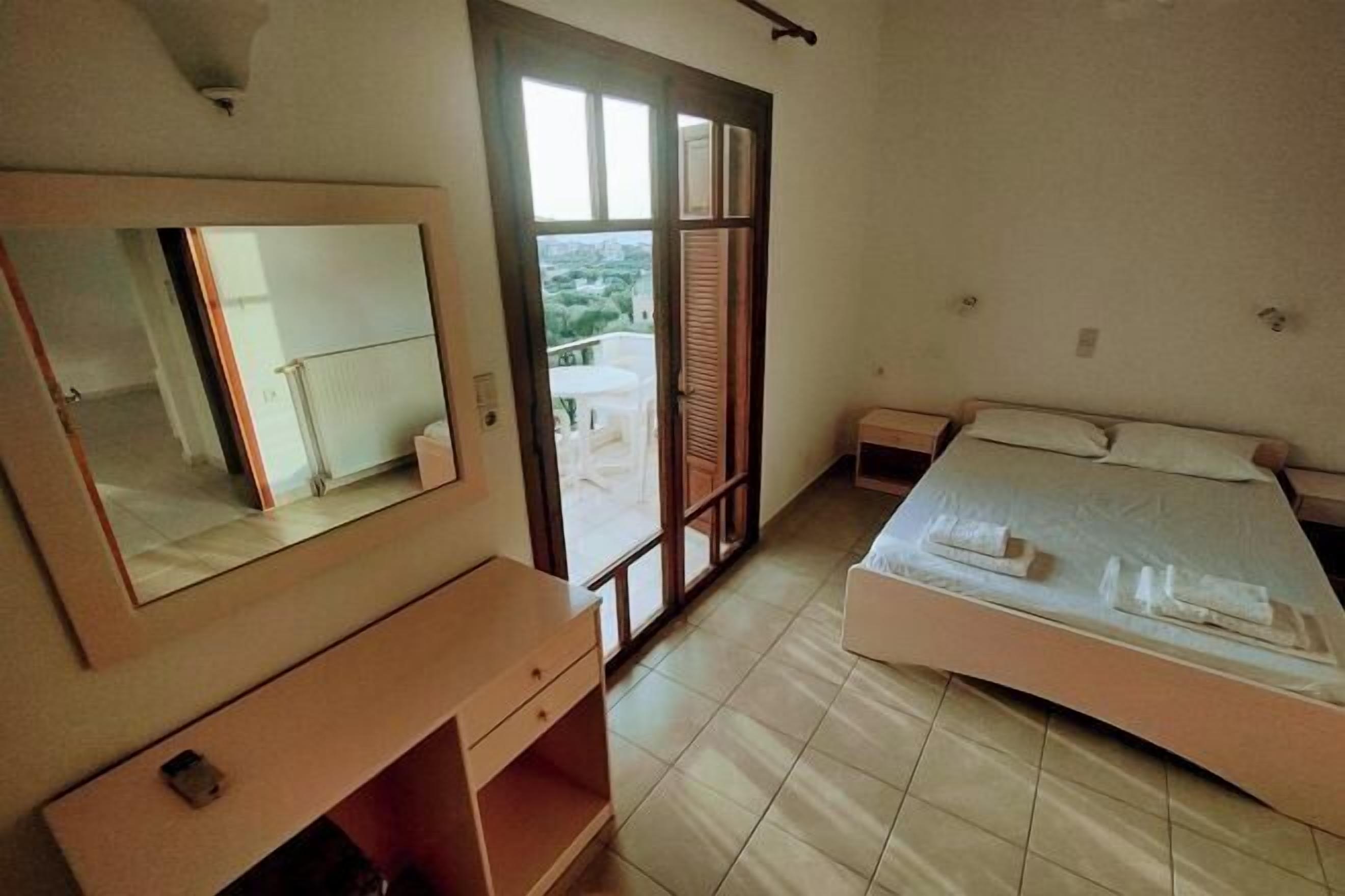 Desk, cots/infant beds, free WiFi, bed sheets