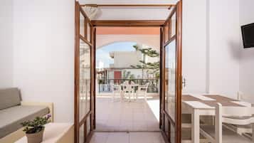 Captain Michalis 2 | Área de sala de estar | Televisión LCD de 15 cm con canales por cable