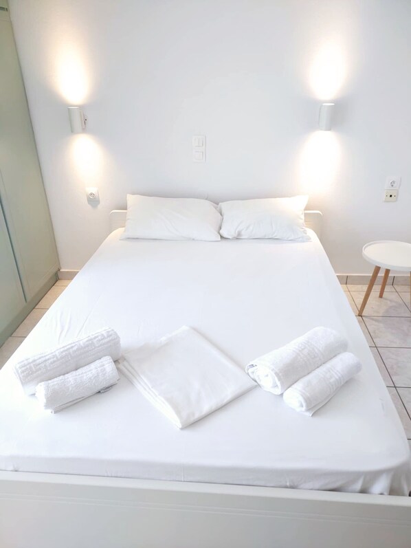 Captain Michalis 5 | Desk, cribs/infant beds, free WiFi, bed sheets - Captain Michalis Apartments - 750m from Kalamaki beach (Chania)