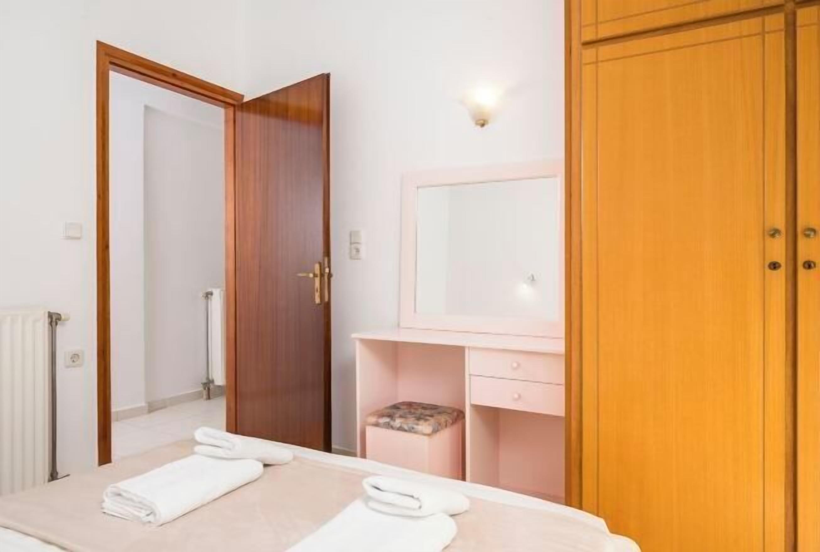 Desk, cots/infant beds, free WiFi, bed sheets