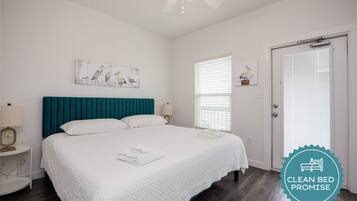 2 chambres, fer et planche à repasser, Wi-Fi gratuit, draps fournis