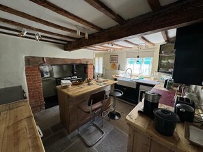 Cottage | Private kitchen - Idyllic Historic Thatched Cottage Hardy's Dorset (Blandford Forum)