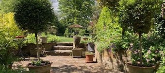 Idyllic Historic Thatched Cottage Hardy's Dorset