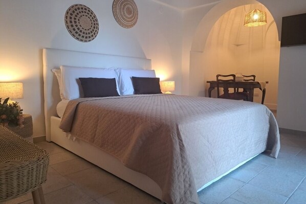 1 bedroom, WiFi, bed sheets - Avenue of the Sun - the Mansions - Double Room 1 (Locorotondo)