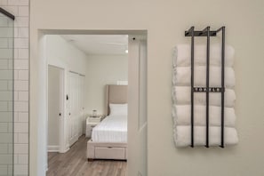 3 chambres, fer et planche Ă repasser, Wi-Fi, draps fournis