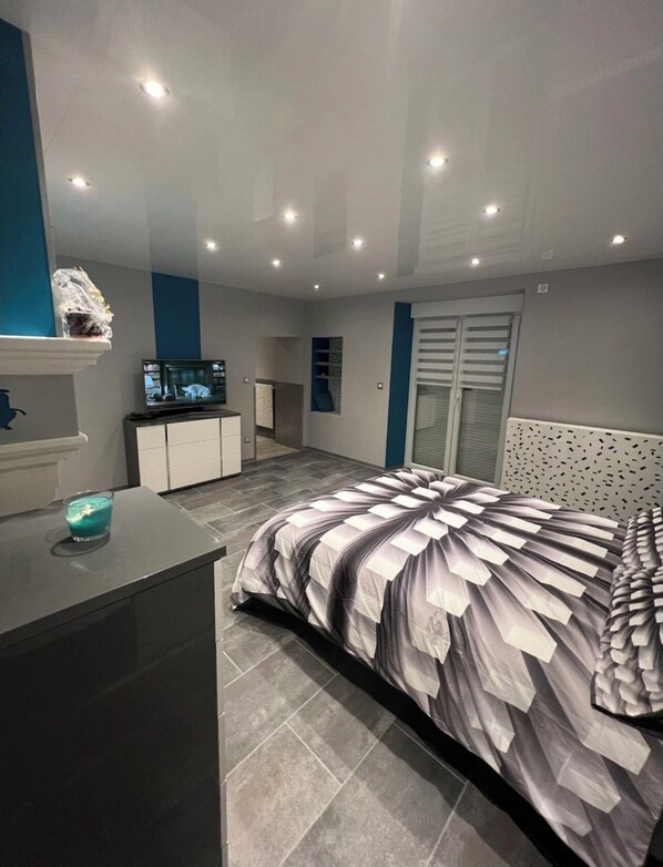 1 bedroom, iron/ironing board, WiFi, bed sheets