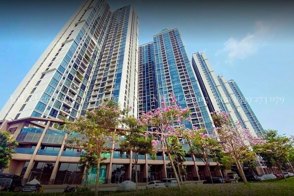 Exterior - Eco Green Saigon District 7 - Luxury 2 - bedrooms apartment - KHA Leasing team (Ho Chi Minh)