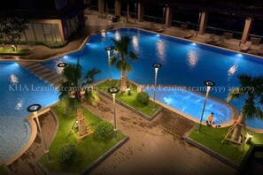 Pool - Eco Green Saigon District 7 - Luxury 2 - bedrooms apartment - KHA Leasing team (Ho Chi Minh)